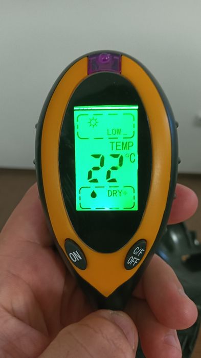 Termometru pentru sol