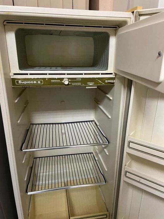 Продам Холодильник Советский