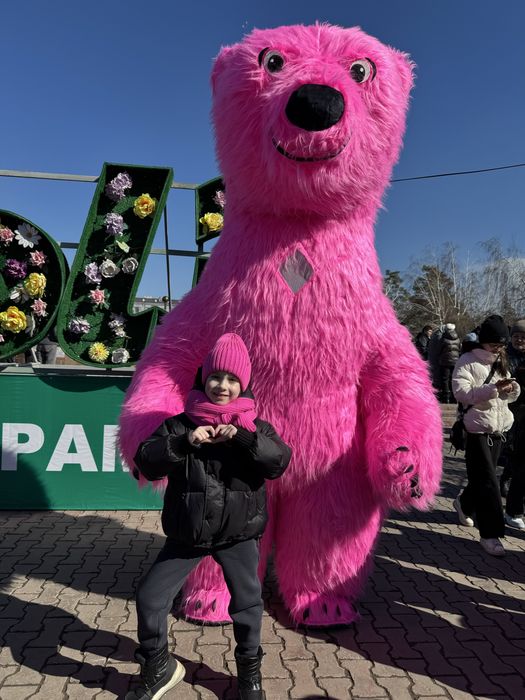 Аниматор розовый мишка