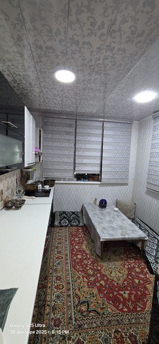 Караташ 12 этажка 1 этаж. 4-5 комнат.