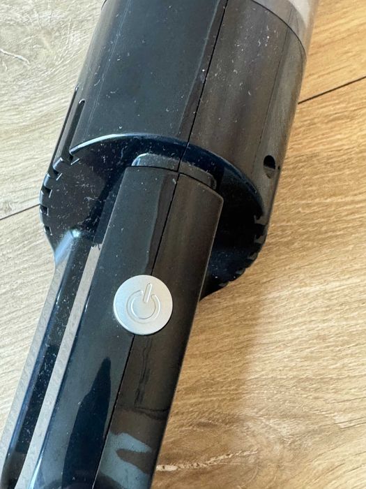 Aspirator de mana portabil fara fir