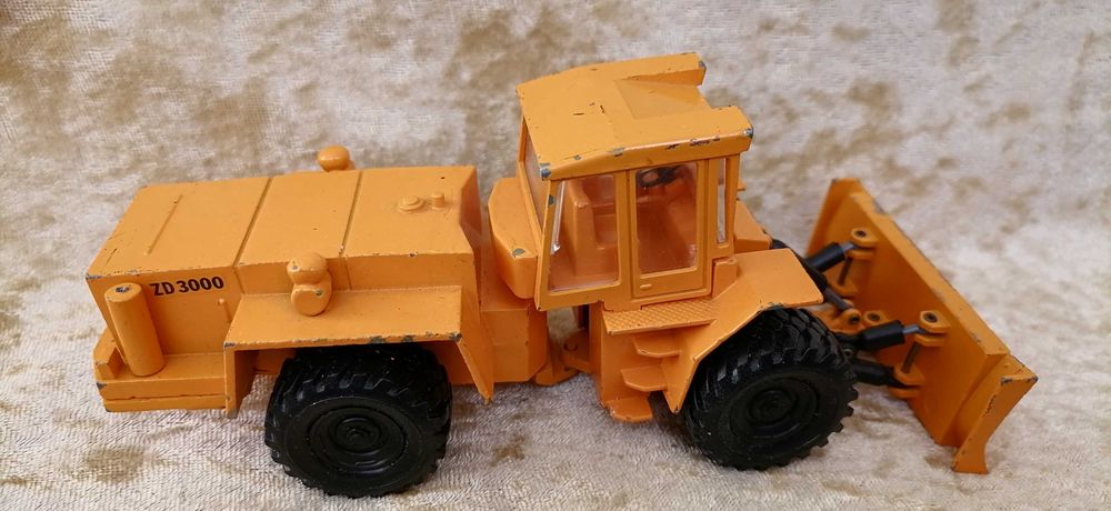 Колекция Булдозер Zettelmeyer Dozer ZD 3000 1:50 NZG W.Germany