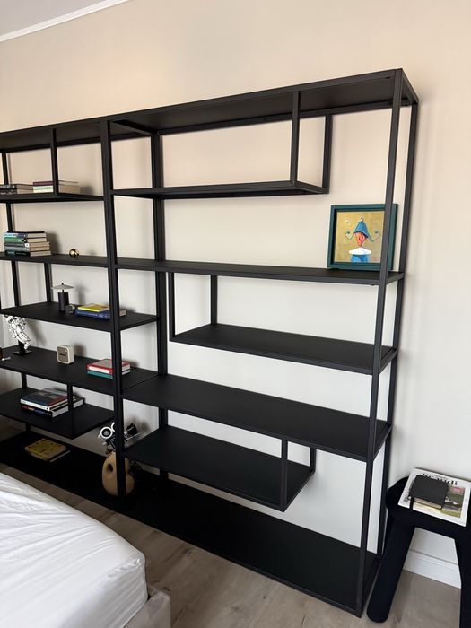 Etajera neagra din metal 188 cm Teun Woood