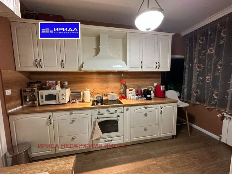 Просторен тристаен дизайнерски обзаведен  апартамент в Манастирски