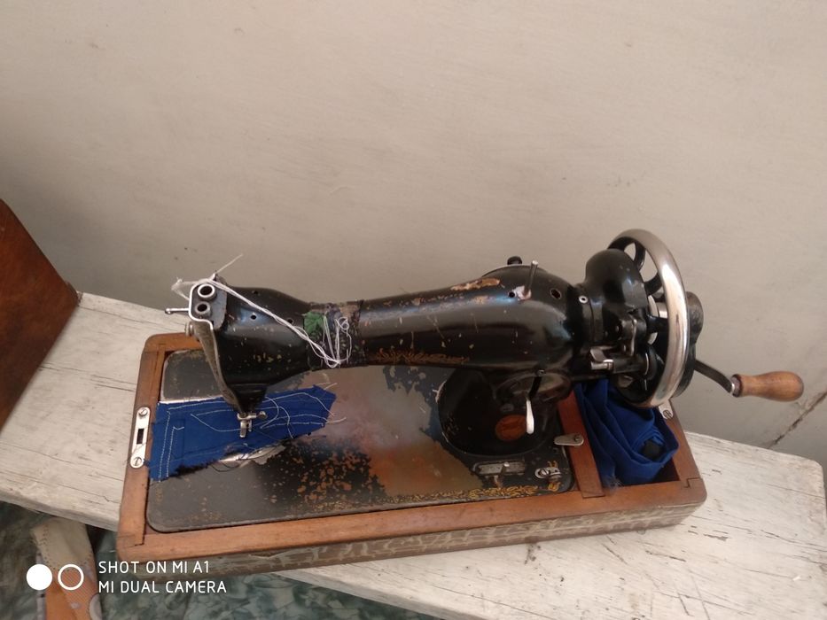 Швейная машина продам