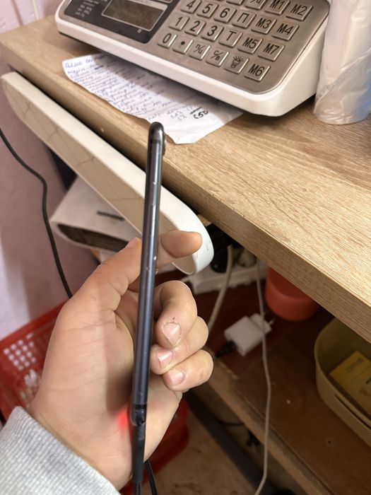 Айфон 7 32гб батрясы оригинал еш жері ауыспаган