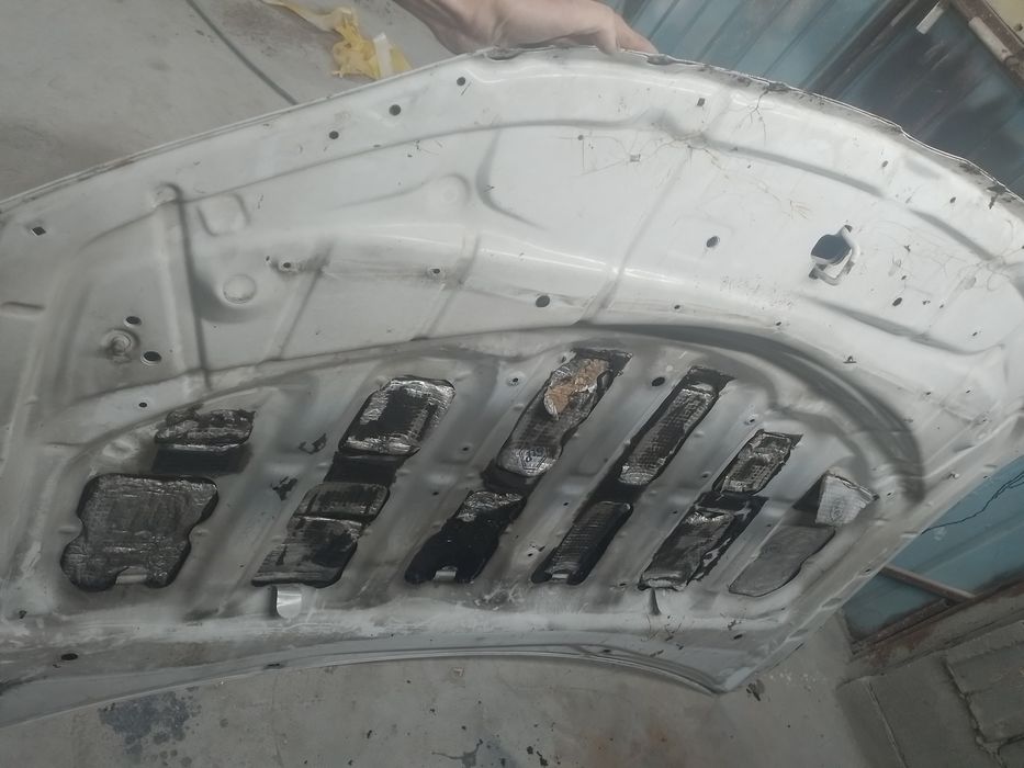 Капот на камри 50