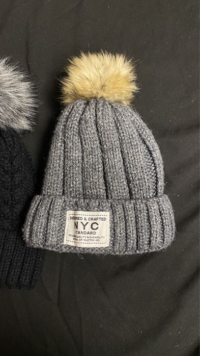 Шапки сива и черна