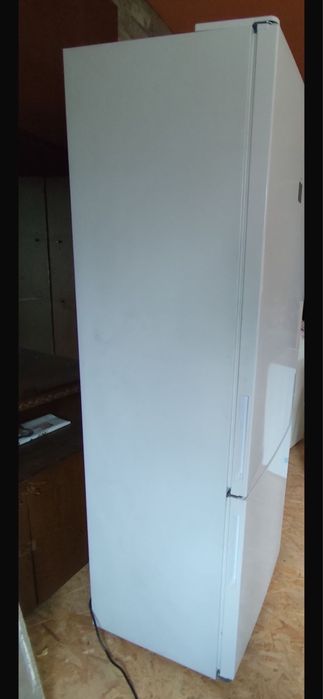 Продаю холодильник DEXP RF-CN300DMA/WI