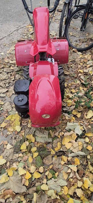 Motocultor cu freza tractata