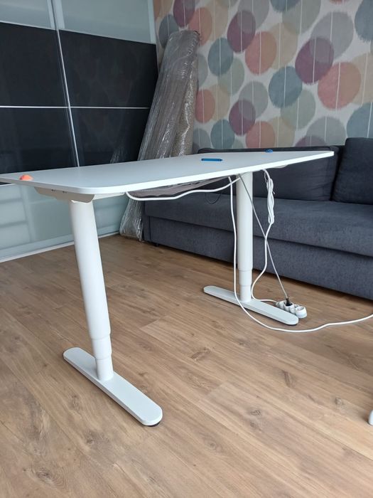 Birou  cu înălțime reglabila sistem electric Ikea