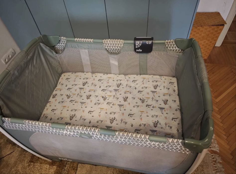 Кровать манеж Joie