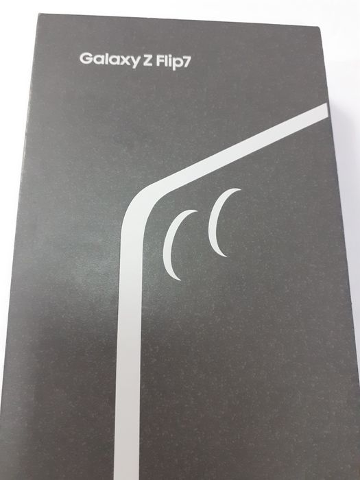 Samsung  Z flip 7 , impecabil
