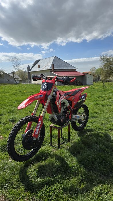Vând Honda crf 250r
