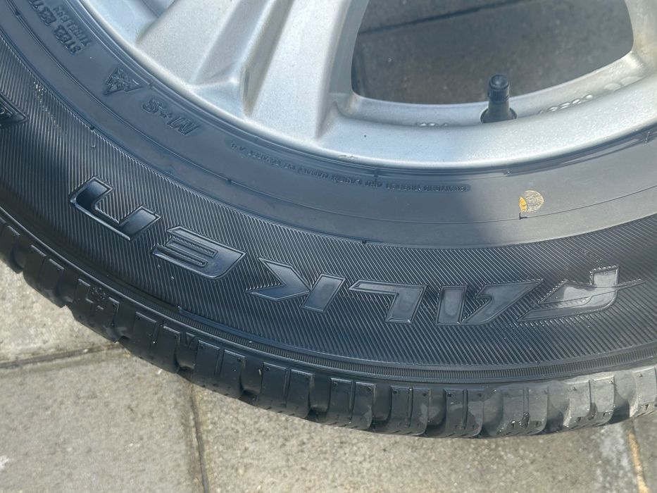 Jante cu anvelope de iarna R17