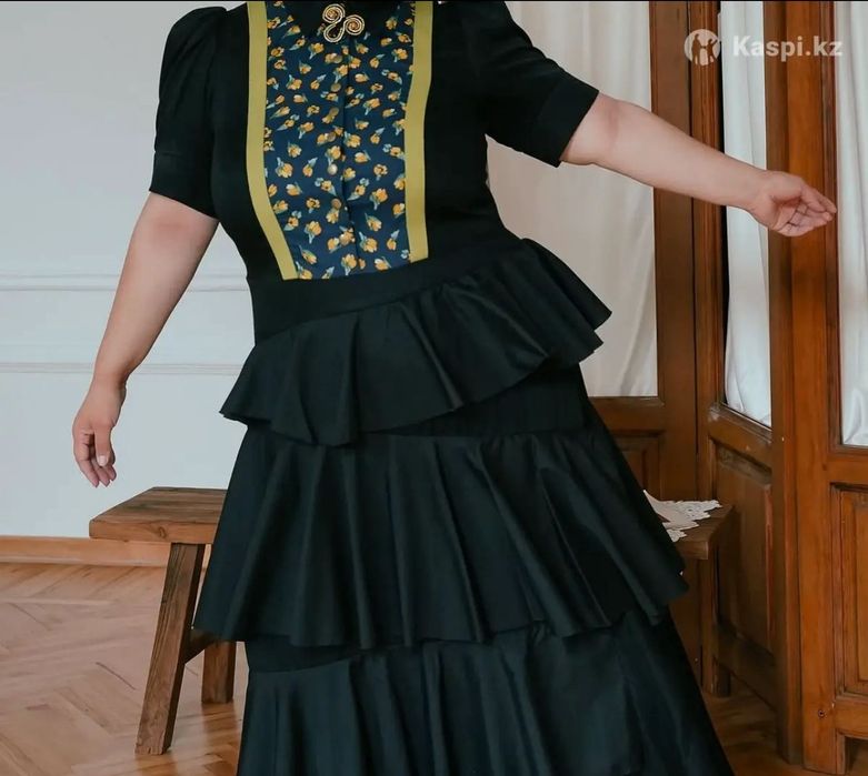 Дизайнерское платье