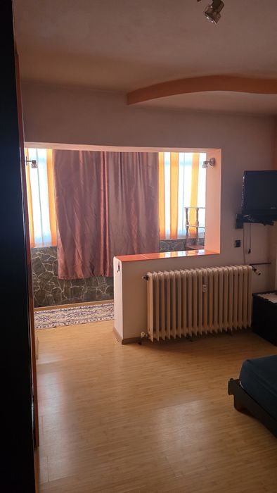 Inchiriez apartament 2 camera.