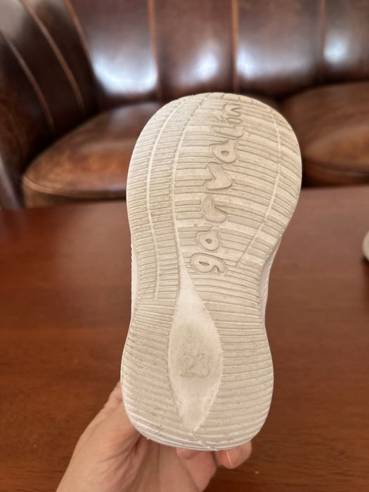 Детские кроссовки