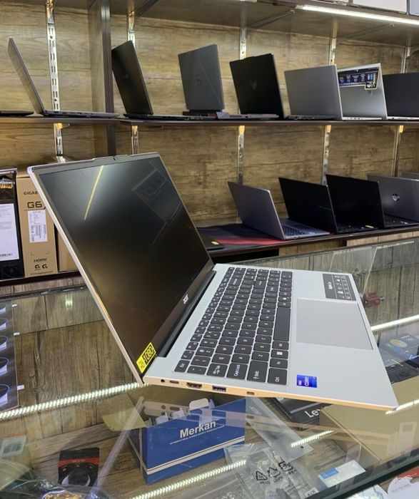 Acer DDR5 16gb/500gb intel core i7 13620h