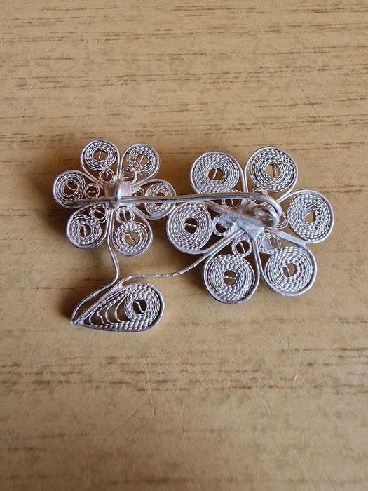 Сребърна брошка и висулка