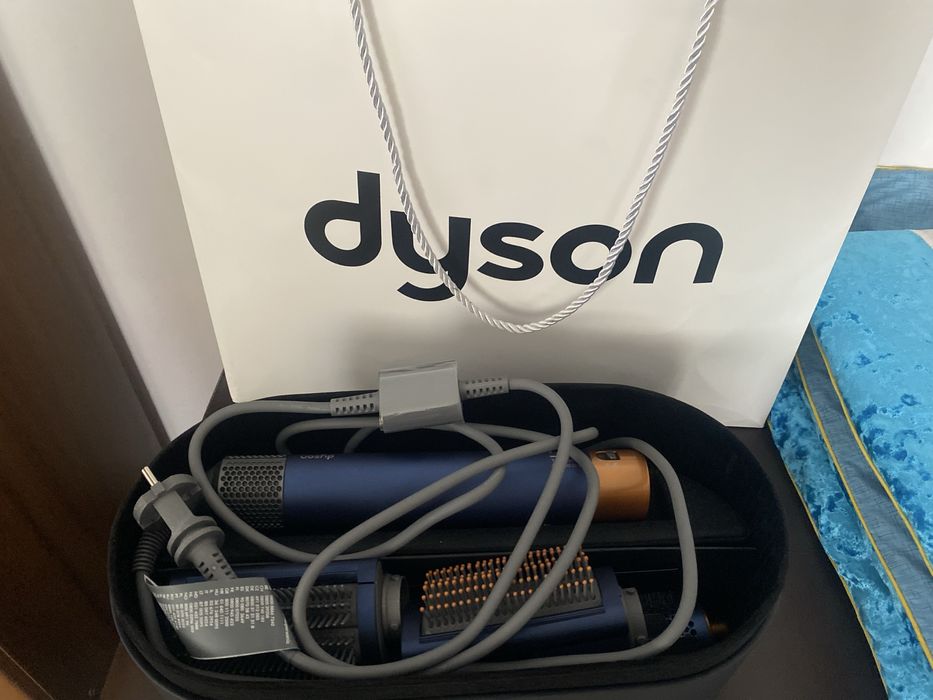 Dyson Airwrap.