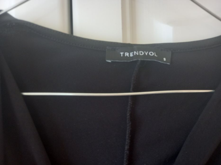 Черна дамска рокля