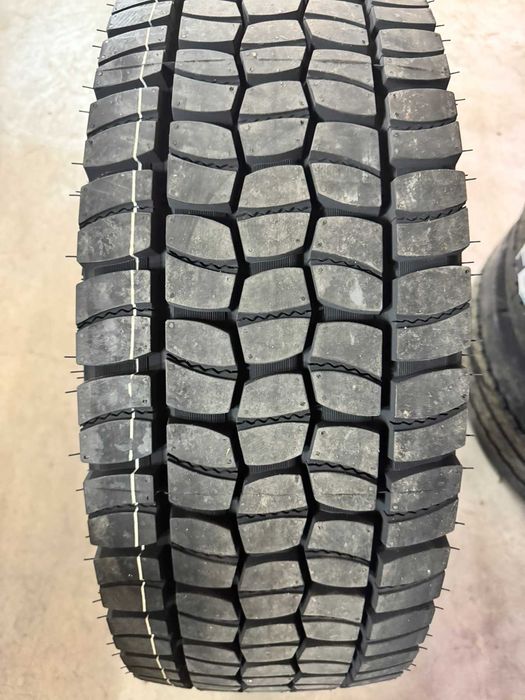 245/70R17.5 DR25 Accelus