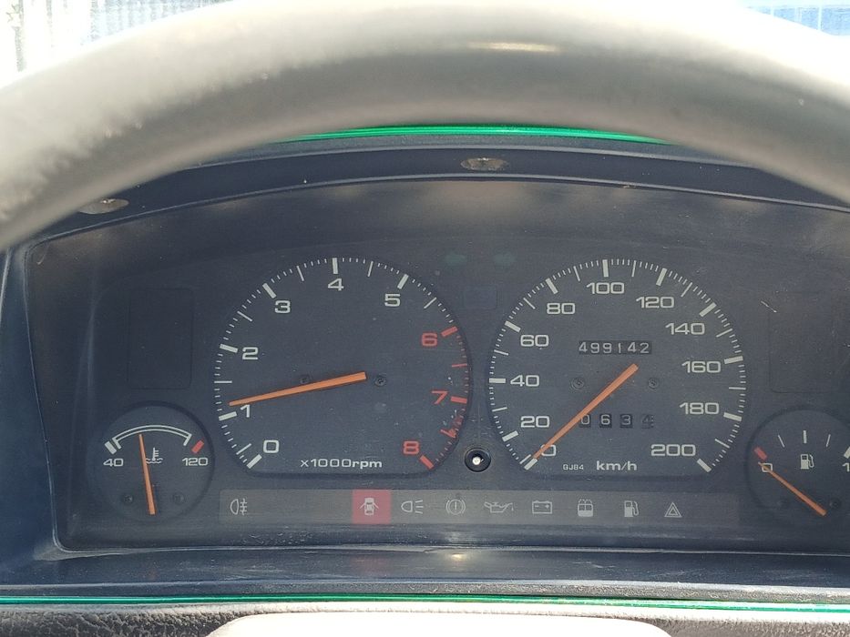 Mazda 626 2 литра 1988 года