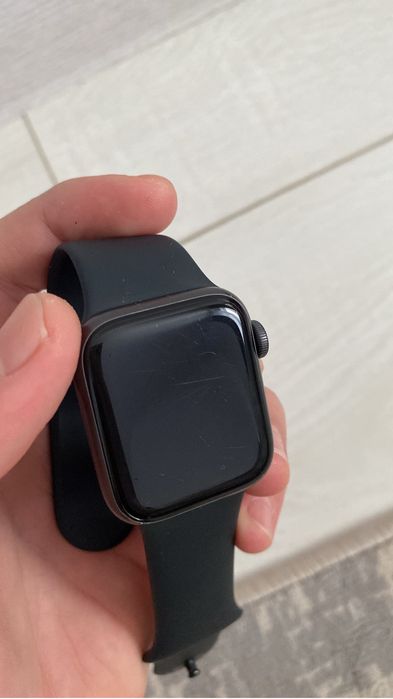 apple watch SE 40mm ORIGINAL