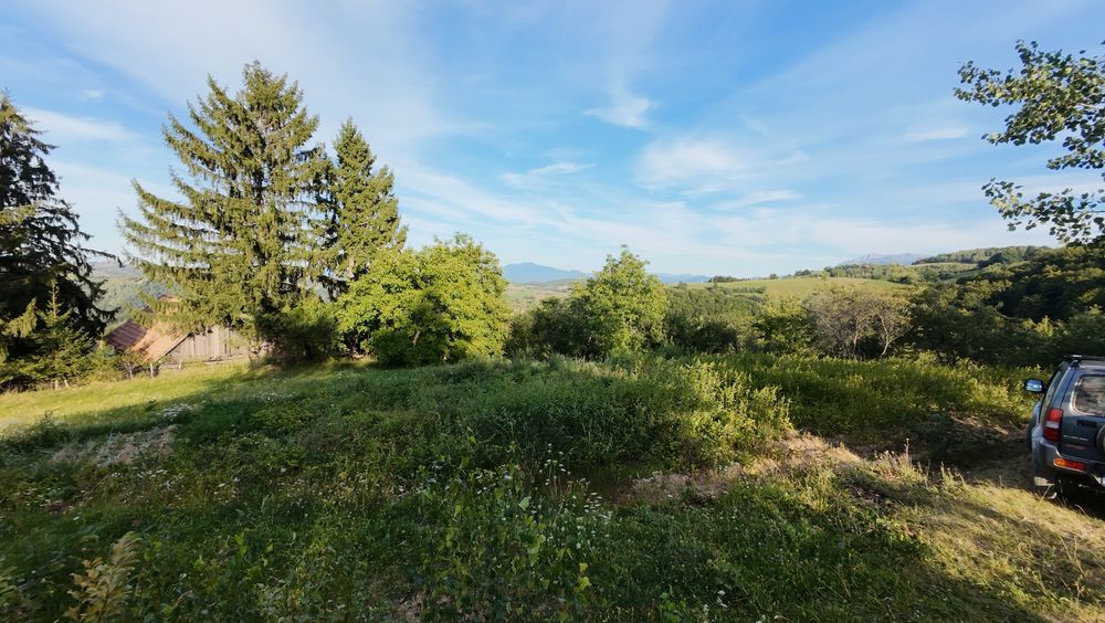 Teren cu intravilan de 3477 mp cu priveliste deosebita