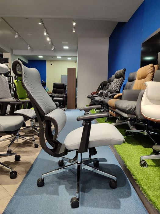 Raxbarlar uchun ofisniy setichniy kreslo madel 705 A