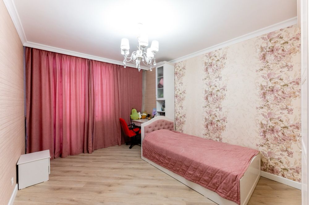 4-х комн квартира в районе Экспо