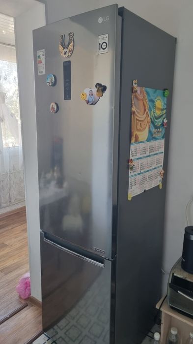 Продам холодильник Лджи LG