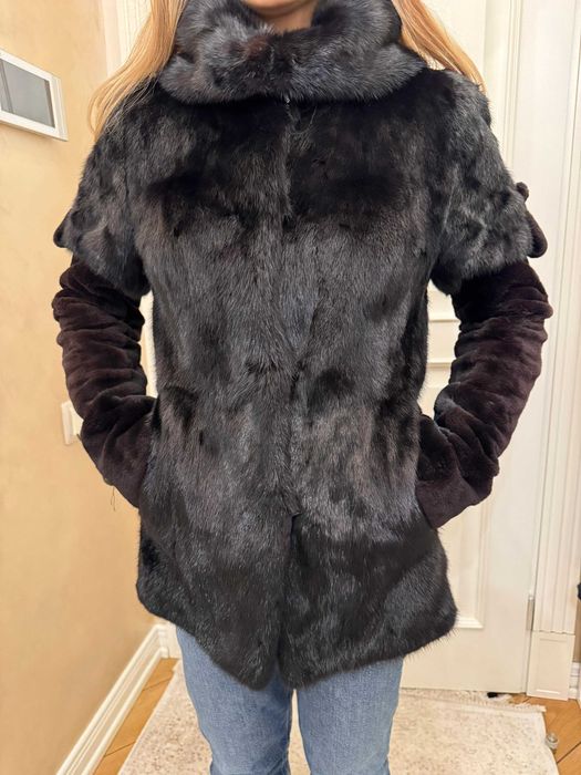 Продадим  шубу Guiuren Fur размер 38