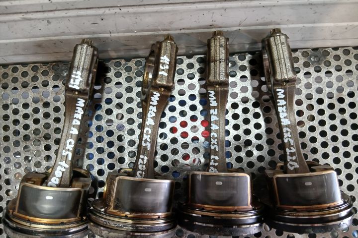 Piston motor SET SET Mazda CX-5 prima generatie (KE)