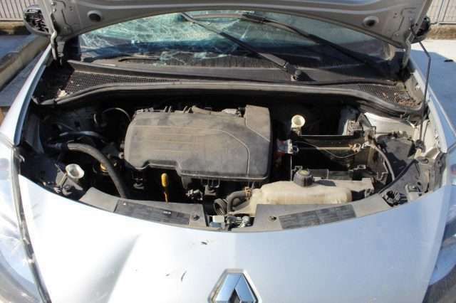 НА ЧАСТИ! Renault Clio 1.2 16V 2012 г. Климатик Рено Клио