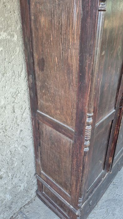 Продам раритетный шкаф