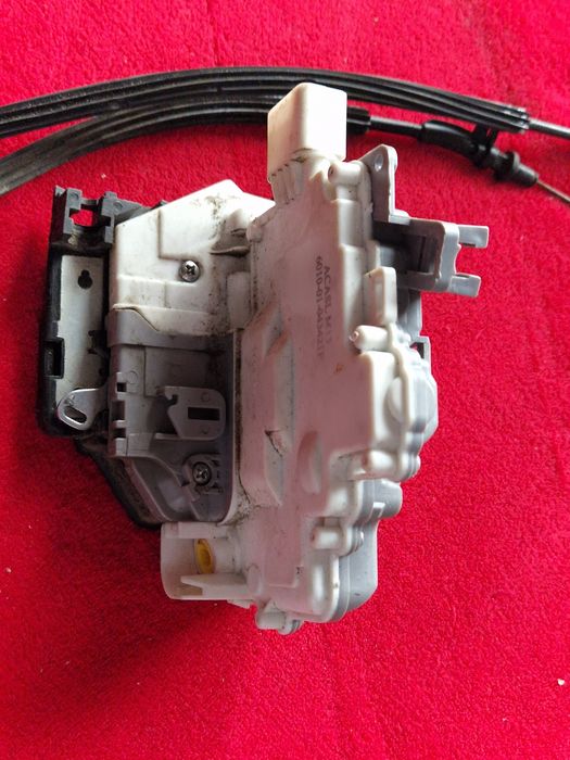 Yala  originala  VW Passat B6,  stânga fata