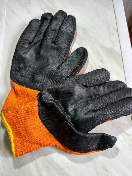 Перчатки сварочные- краги, перчатки рабочие.