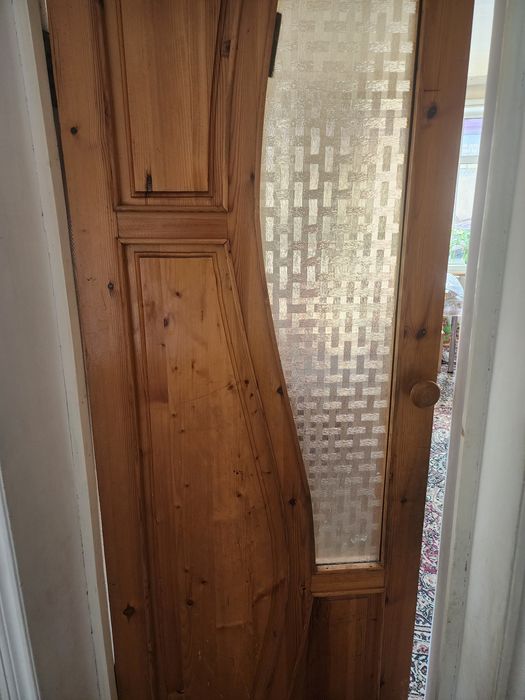 Продам 8 штук дверей