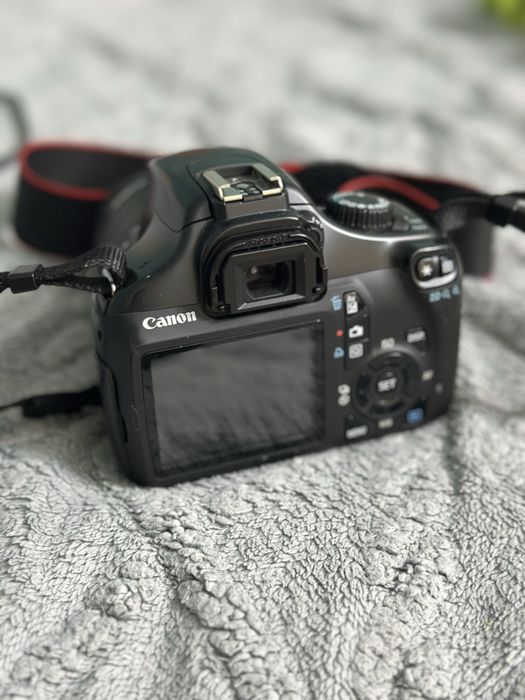 canon eos 1100D