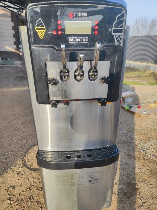 Фризер (аппарат) для мороженого