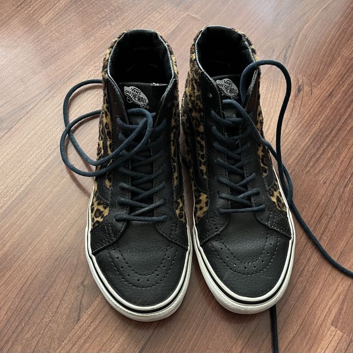 Леопардови кецове Vans