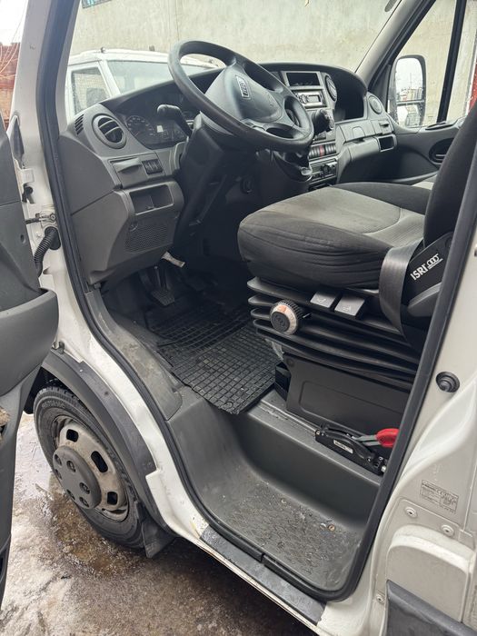 Iveco cu macara si basculare