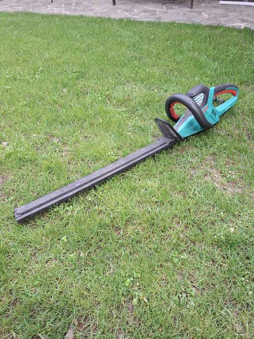 Foarfeca de taiat gard viu BOSCH AHS 70-34 700 W