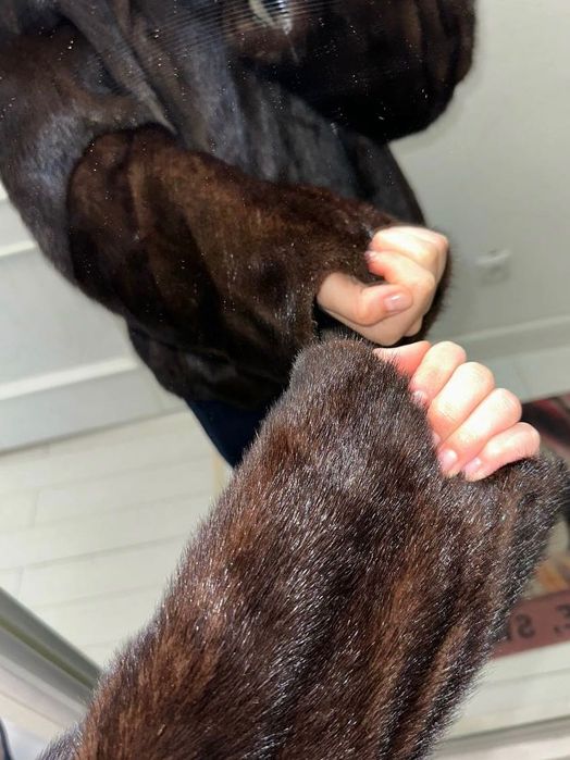 Продам шубу норковую