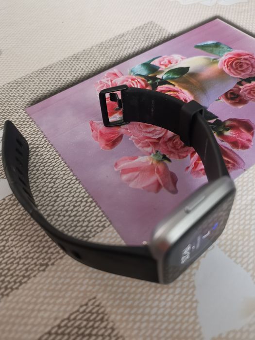 Fitbit versa monitorizare O2, funcție NFC, etc