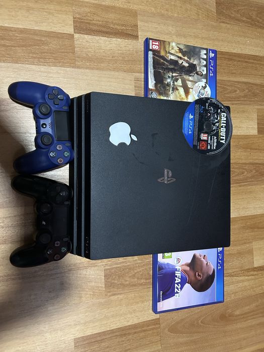 Vand ps4 pro cu 2 controllere