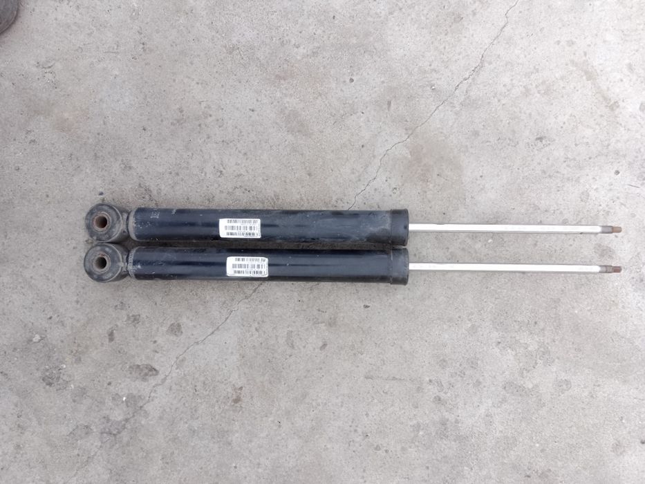 задний амортизатор Лада Веста