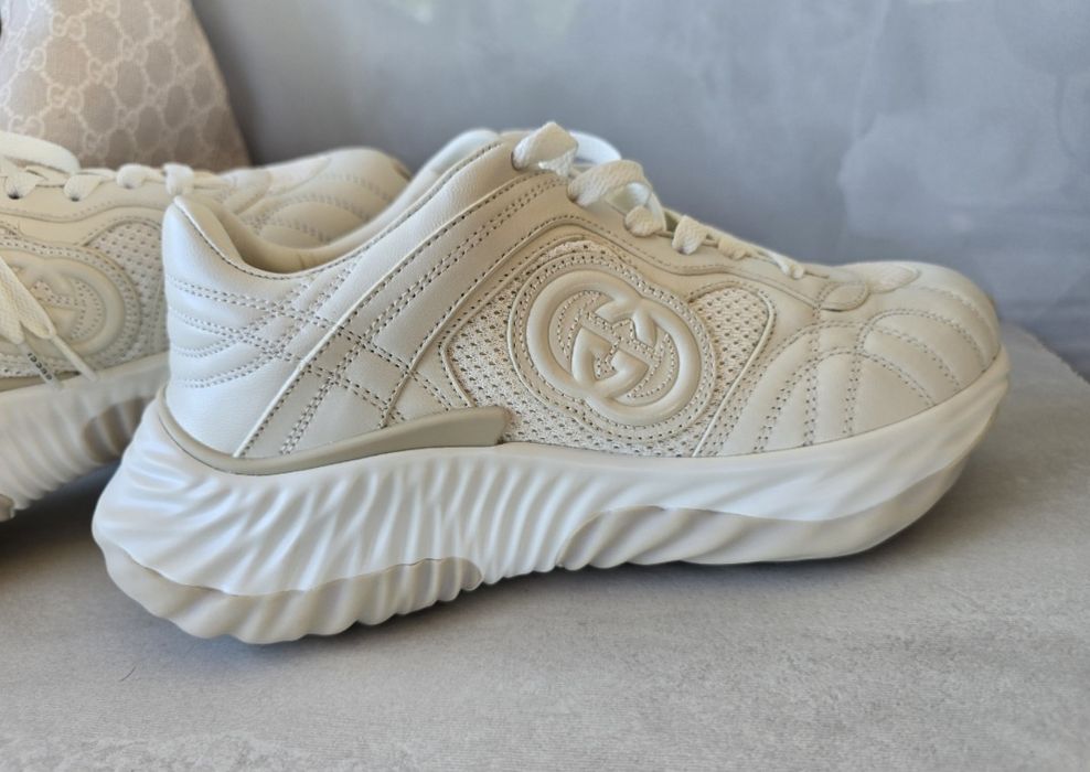 Дамски маратонки в бежаво- два модела